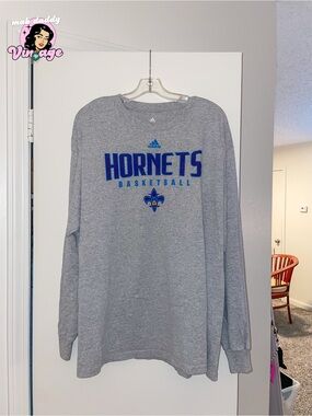 Vintage New Orleans Hornets Basketball Gray Long-Sleeve Tee